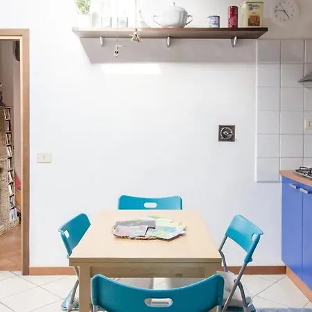 Prettyjewel Attic In Typical Village Apartment *