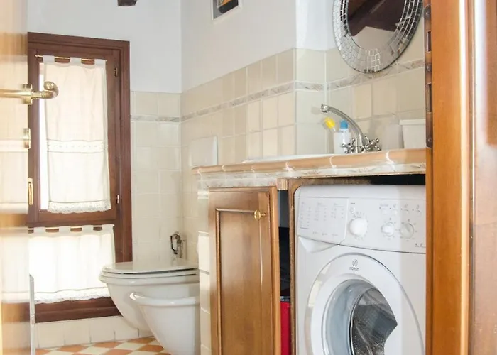 Prettyjewel Attic In Typical Village Apartment *