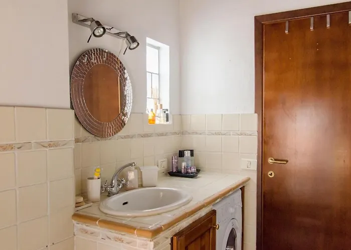 Prettyjewel Attic In Typical Village Apartment *