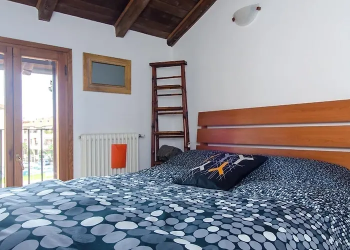 Апартаменты Prettyjewel Attic In Typical Village *